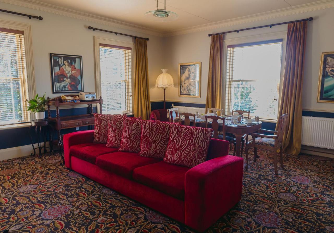 Casa Nova House Bed & Breakfast Oamaru Exterior photo