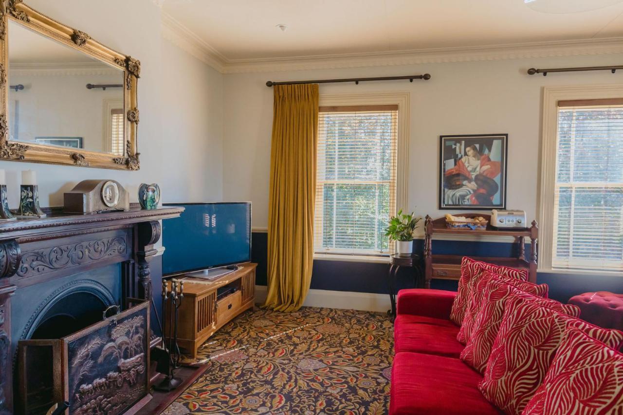 Casa Nova House Bed & Breakfast Oamaru Exterior photo